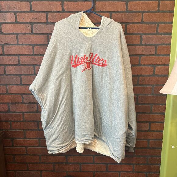 Utah Utes NCAA Reversible Big Logo Hoodeez University of Utah Fan Gear Comfy - Picture 10 of 13
